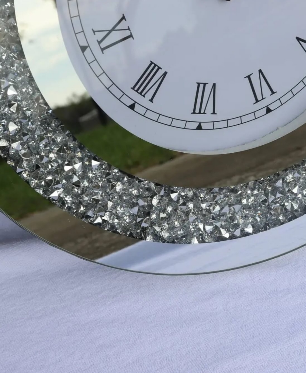 Mirrored clocks
