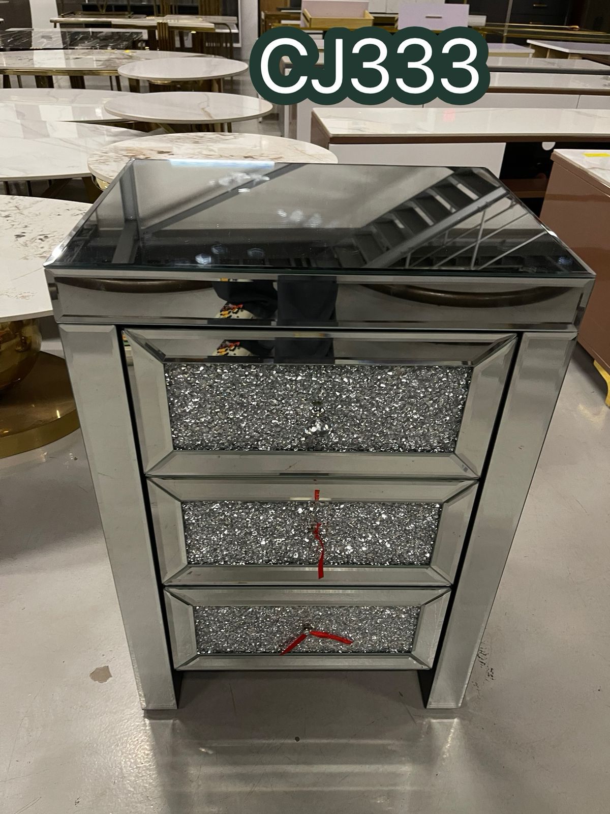 Vera mirror pedestal