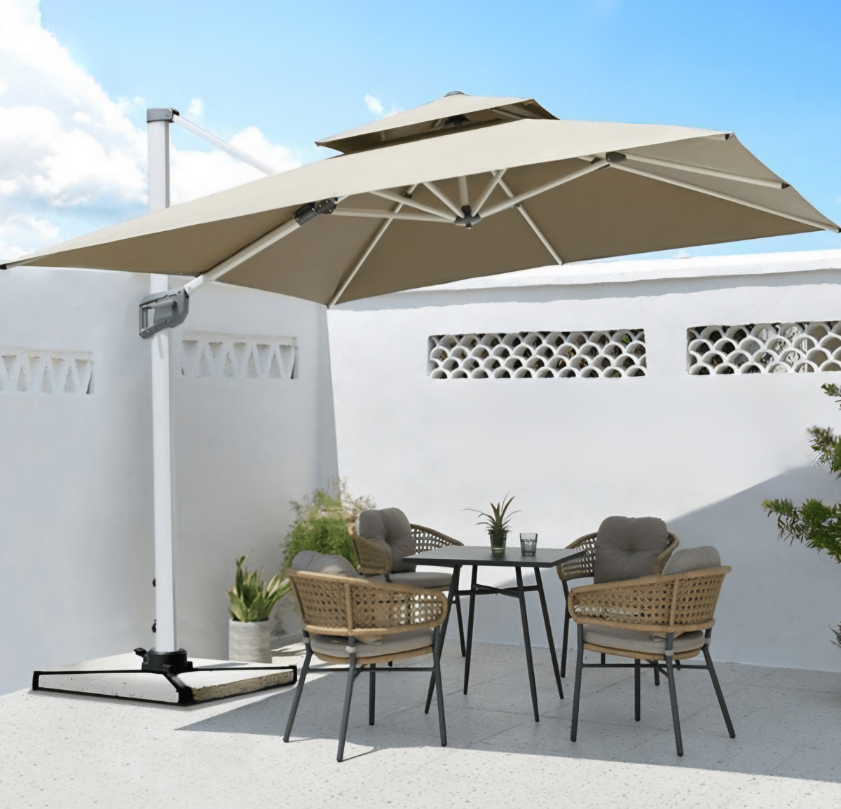 Solar LED Cantilever umbrella