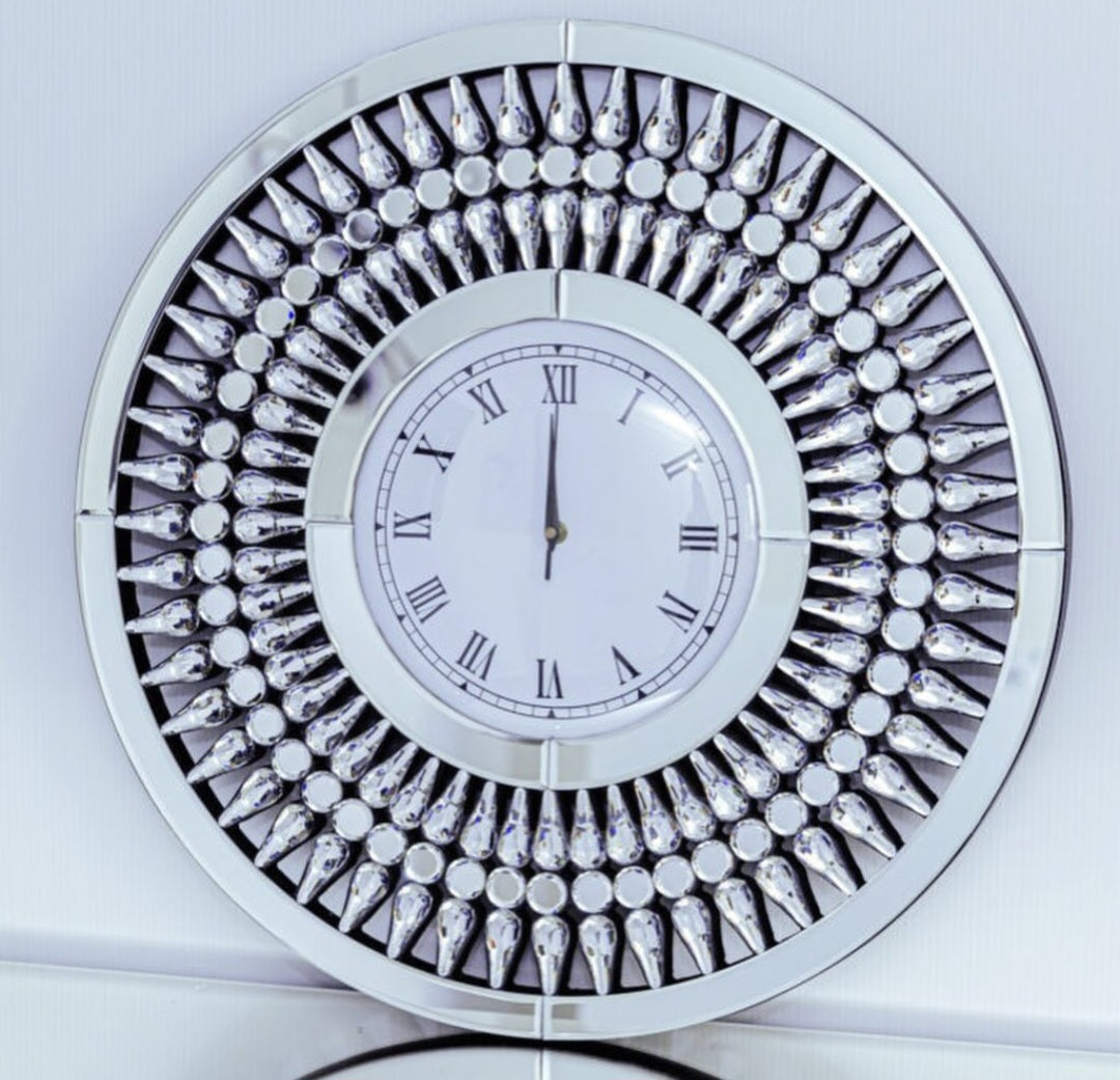 Mirrored silver round clock