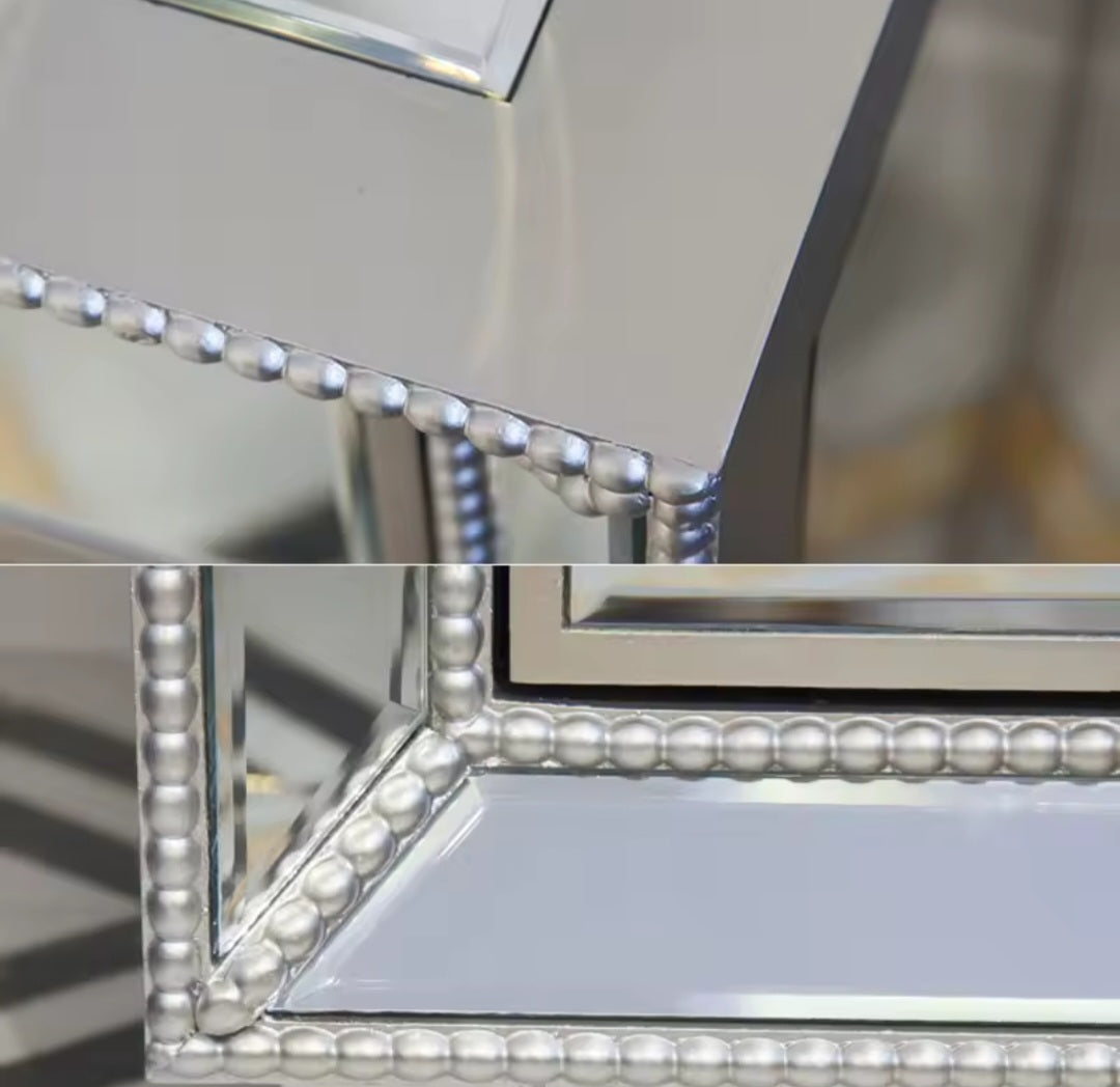 Egnazia Mirrored Nightstand