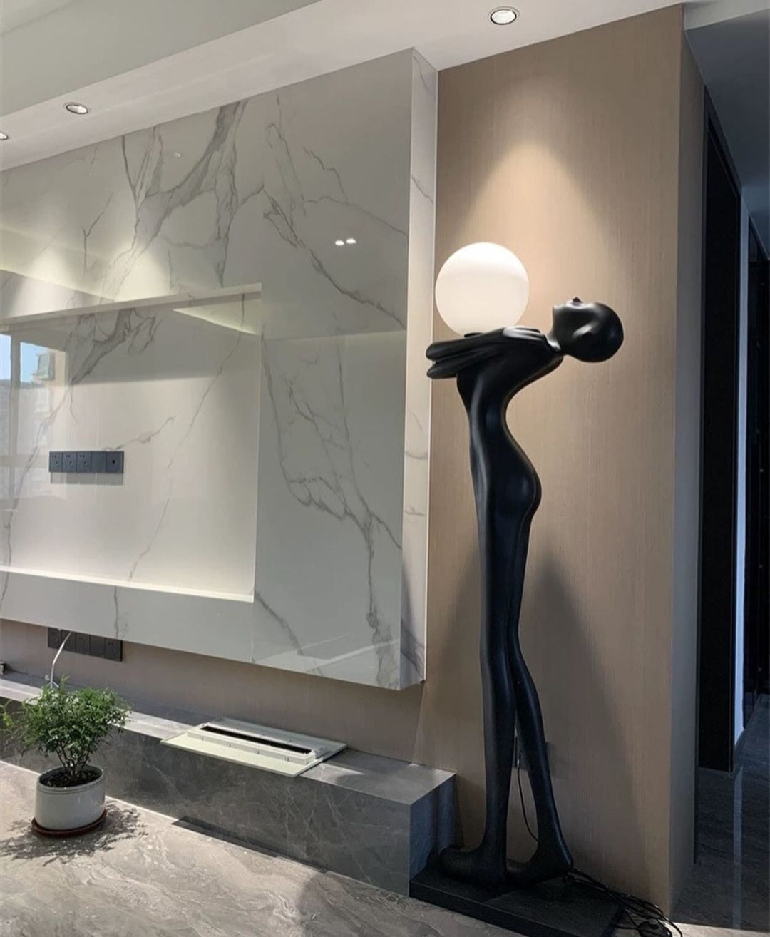 Gaia Sculpture Lamp