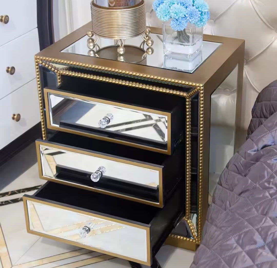 Egnazia Mirrored Nightstand