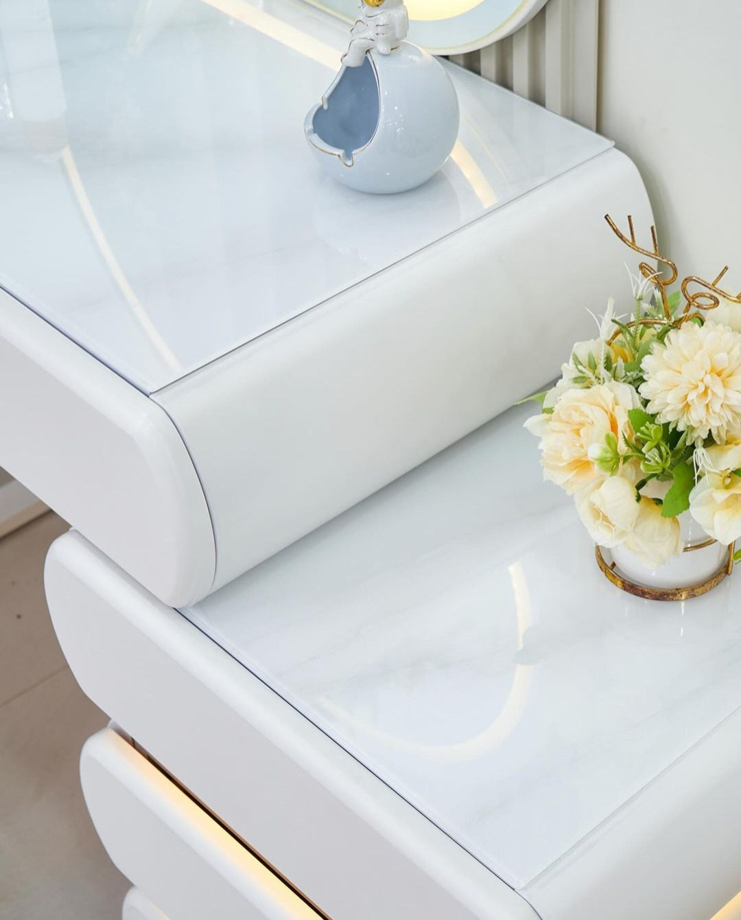 Mirella Vanity Set