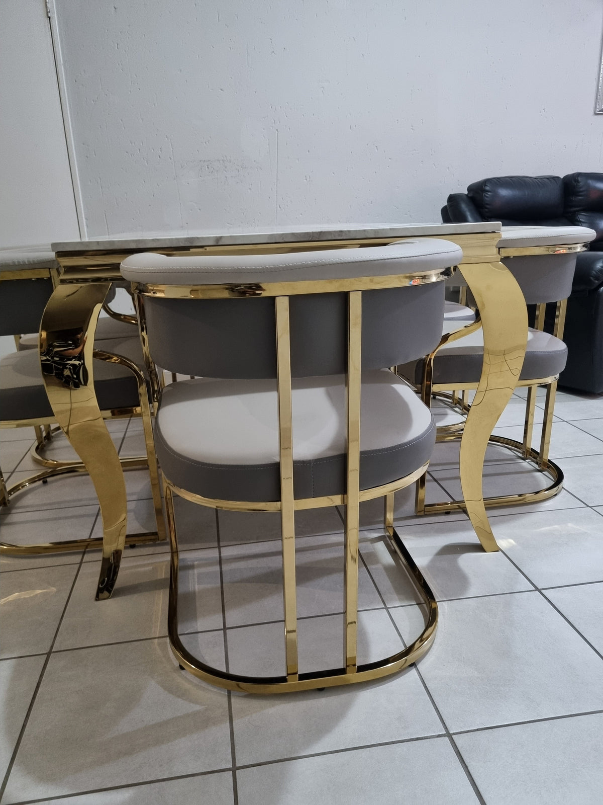 Cavario Luxury Dining Set