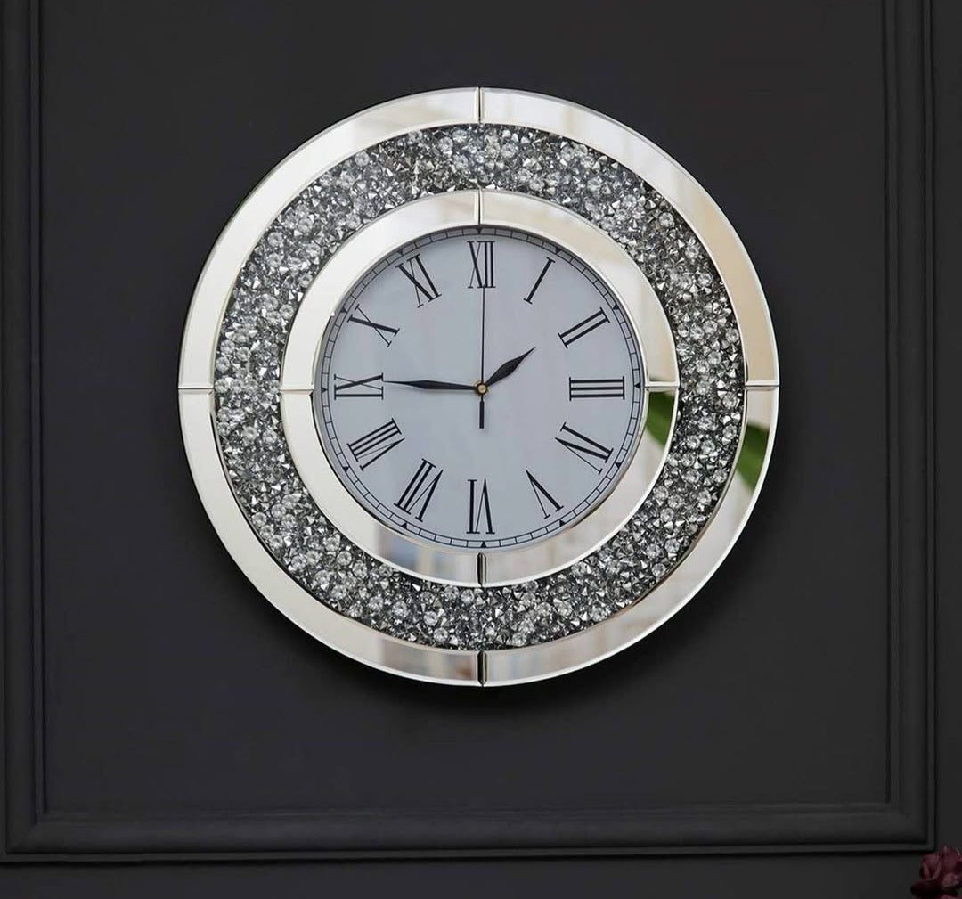 Mirrored silver round clock