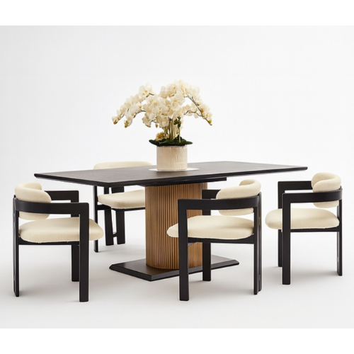 Felis dining table