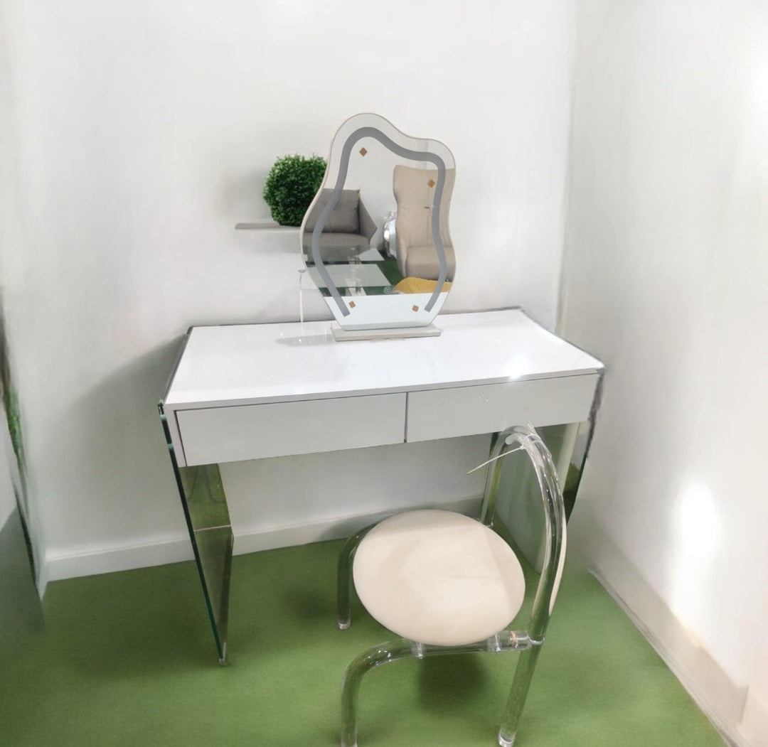 Lira Vanity Set