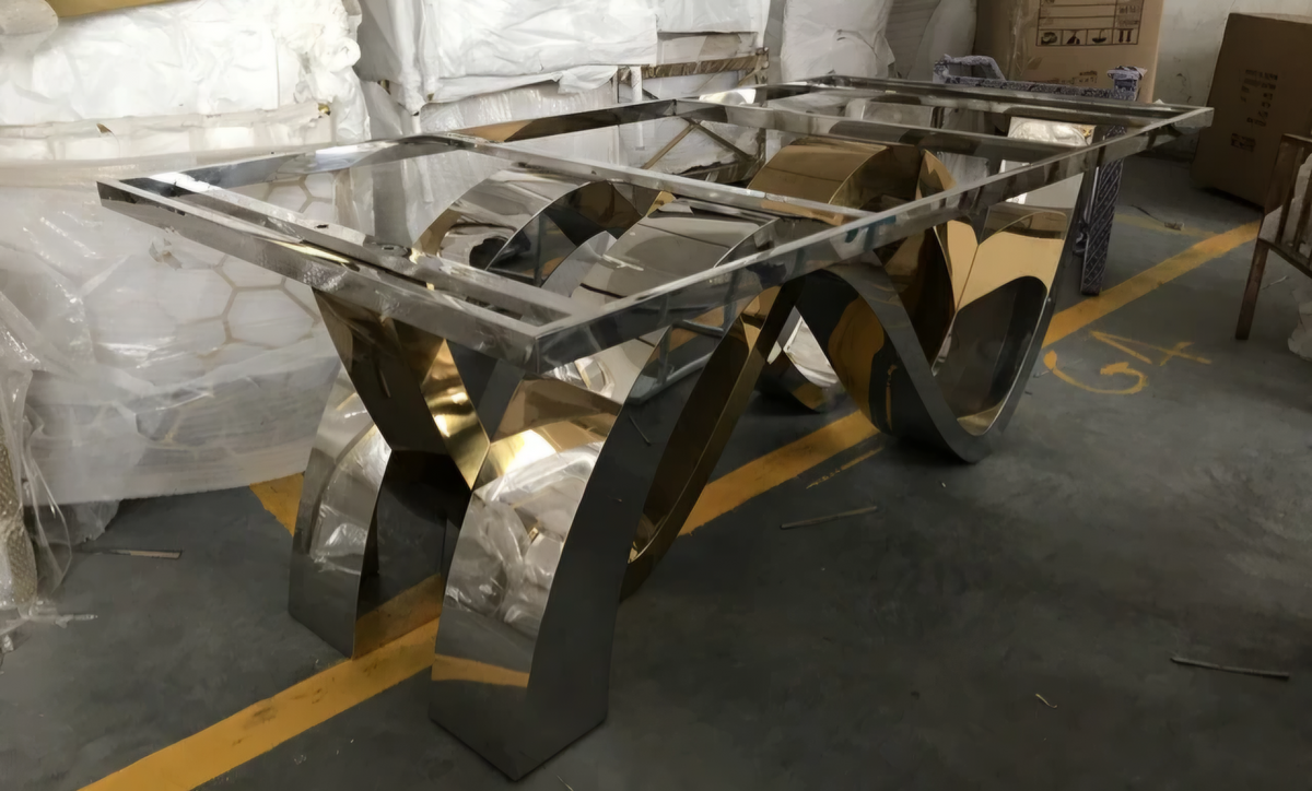 Cavour luxe dining table