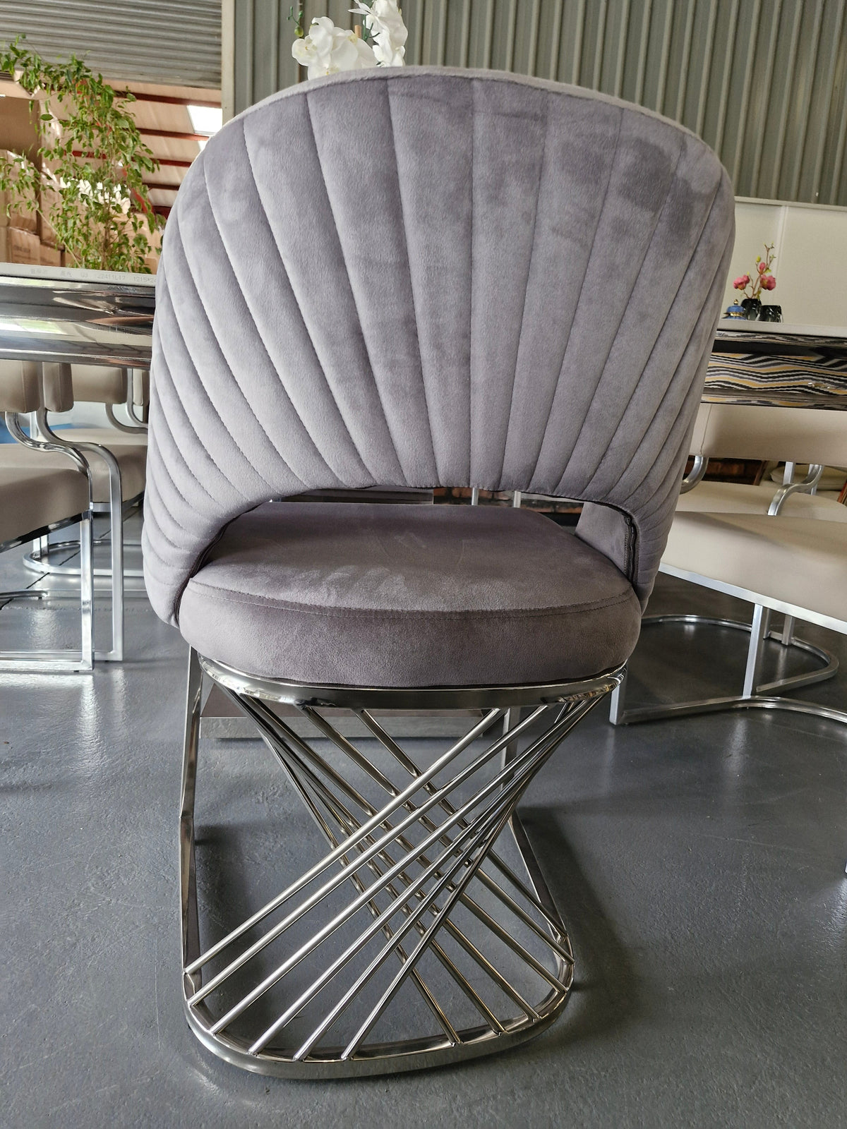 Aurelia/Polpetta 10 Seater Dining Set