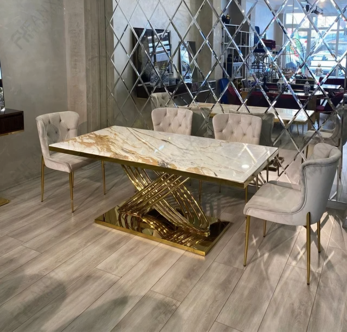 Solaris Dining Table