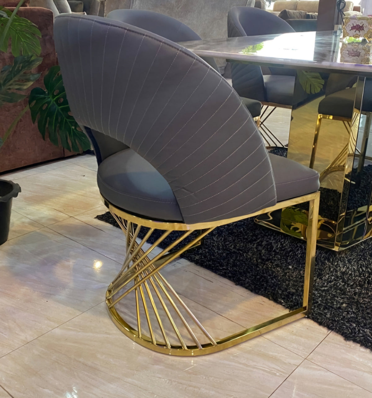 Polpetta luxe dining chair