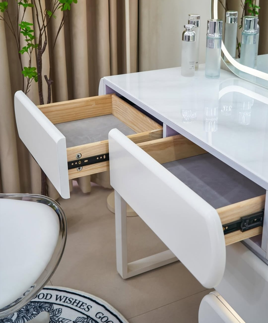 Mirella Vanity Set